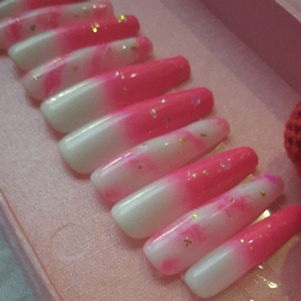 Lovful Nails In "Light In Heart" Size M - Picture 3 of 4